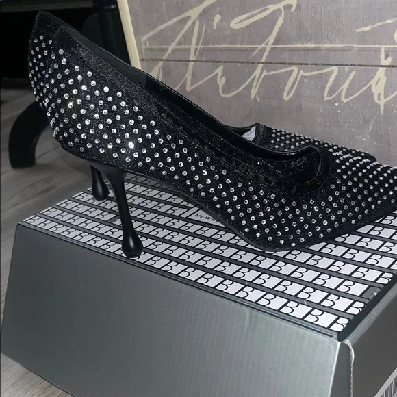 Chic Black Studded Heels - Picture 7 of 8